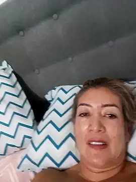 sara peters  online show from 10.07.25