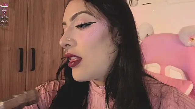ashlynnlowe  online show from 07.10.26