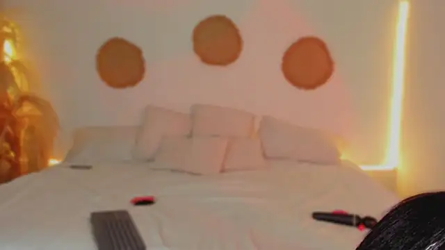 AliisonWells online show from 11.24.25