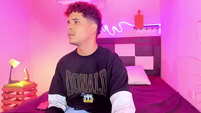 Snapshot of Lucky_boys__X chatting on 10.24.25 Lucky boys X online show from 10.24.25