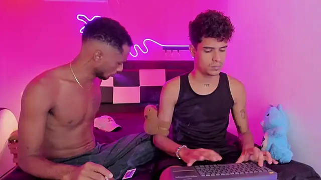 Snapshot of Lucky_boys__X chatting on 12.16.25 Lucky boys X online show from 12.16.25