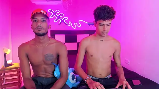 Snapshot of Lucky_boys__X chatting on 12.19.25 Lucky boys X online show from 12.19.25