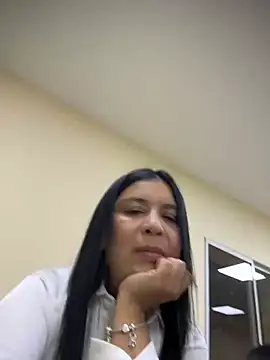 IrisDuvall online show from 04.21.26