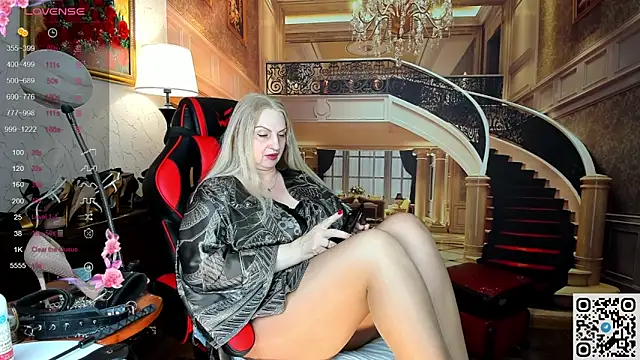 Snapshot of Nina_Devillle chatting on 05.25.26 Nina Devillle online show from 05.25.26