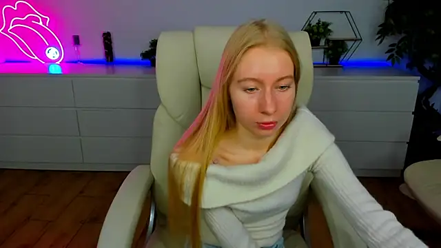 Alina Blonde online show from 11.10.25