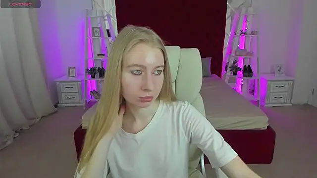 Alina Blonde online show from 07.02.26