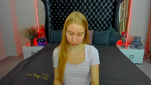 Alina Blonde online show from 07.04.26