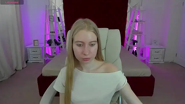 Alina Blonde online show from 07.20.26