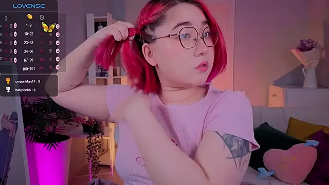 Sexy Peachy online show from 09.26.25