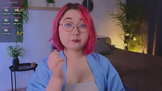Sexy Peachy online show from 09.30.25