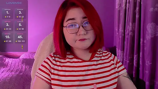 Sexy Peachy online show from 10.20.25