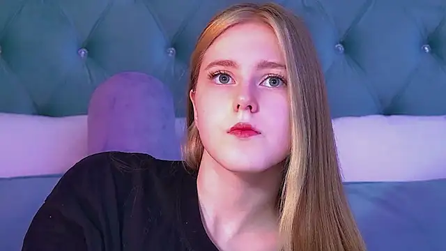 Snapshot of LexiBookwell chatting on 02.06.26 LexiBookwell online show from 02.06.26