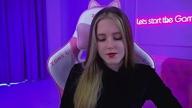 Snapshot of LexiBookwell chatting on 02.19.26 LexiBookwell online show from 02.19.26