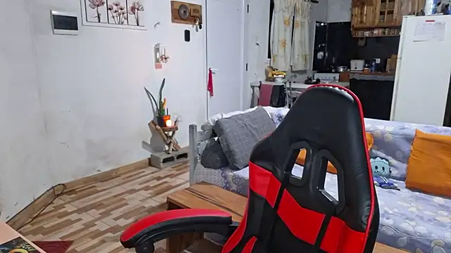 Snapshot of ObeyLust chatting on 12.22.25 ObeyLust online show from 12.22.25