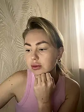 MartaLuna  online show from 11.04.25