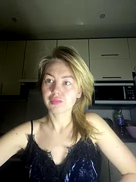 MartaLuna  online show from 11.17.25