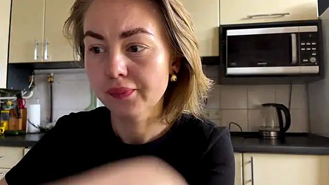 Snapshot of MartaLuna_ chatting on 05.14.26 MartaLuna online show from 05.14.26