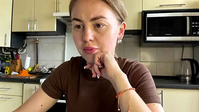 Snapshot of MartaLuna_ chatting on 05.25.26 MartaLuna online show from 05.25.26