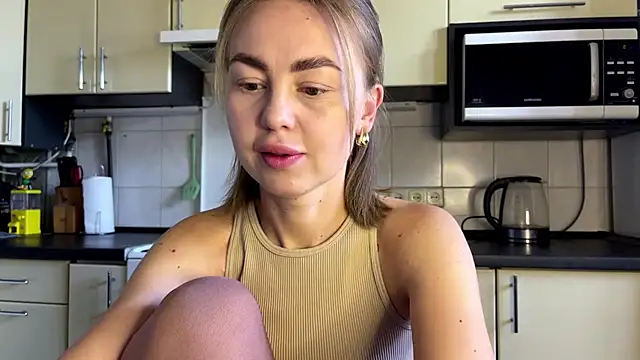 Snapshot of MartaLuna_ chatting on 07.17.26 MartaLuna online show from 07.17.26