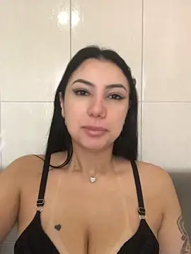 Snapshot of Andreininha chatting on 11.28.25 Andreininha online show from 11.28.25