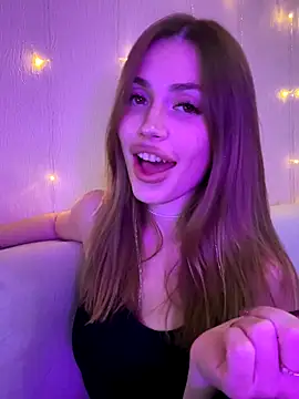 Snapshot of Elizabeth_Tay chatting on 11.08.25 Elizabeth Tay online show from 11.08.25