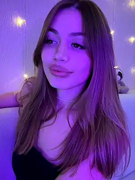 Snapshot of Elizabeth_Tay chatting on 11.11.25 Elizabeth Tay online show from 11.11.25