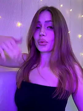 Snapshot of Elizabeth_Tay chatting on 11.28.25 Elizabeth Tay online show from 11.28.25