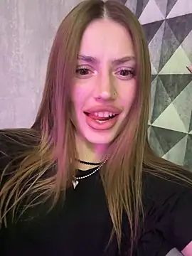 Snapshot of Elizabeth_Tay chatting on 03.18.26 Elizabeth Tay online show from 03.18.26