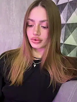 Snapshot of Elizabeth_Tay chatting on 03.20.26 Elizabeth Tay online show from 03.20.26