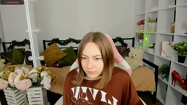 Elma Lily online show from 12.22.25