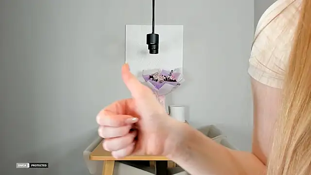 Snapshot of soft_katy chatting on 12.19.25 soft katy online show from 12.19.25