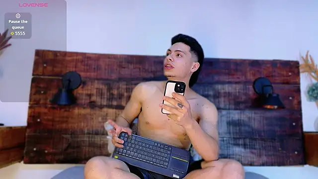 Snapshot of JhosuaVega chatting on 02.09.26 JhosuaVega online show from 02.09.26