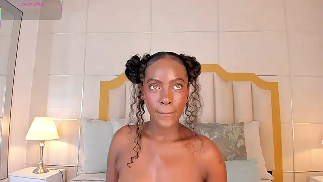 Snapshot of DakotaWangi chatting on 11.02.25 DakotaWangi online show from 11.02.25