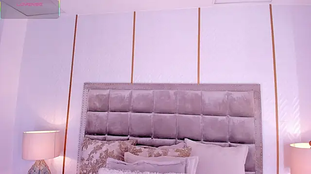 Snapshot of DakotaWangi chatting on 02.19.26 DakotaWangi online show from 02.19.26