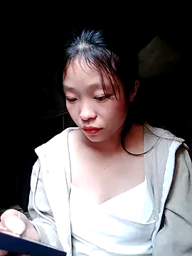 Snapshot of Phuoc_xx chatting on 12.18.25 Phuoc xx online show from 12.18.25