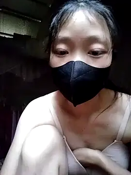 Snapshot of Phuoc_xx chatting on 12.23.25 Phuoc xx online show from 12.23.25