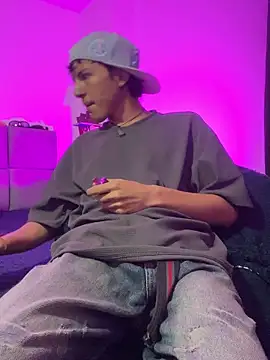 NaytonFreeman online show from 11.06.25