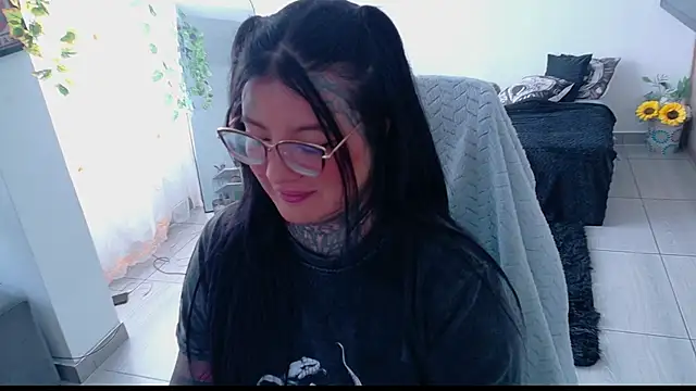 Snapshot of Unatatuada chatting on 09.16.25 Unatatuada online show from 09.16.25