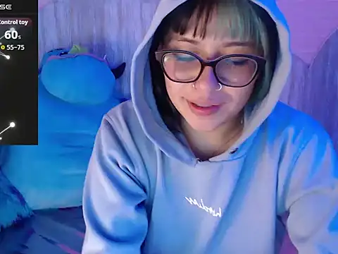 Snapshot of nicte_t_ chatting on 09.23.25 nicte t online show from 09.23.25