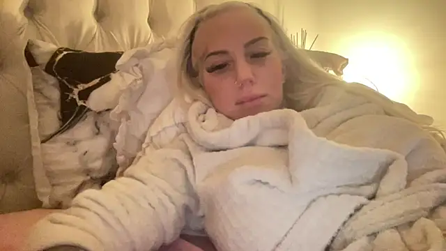 Snapshot of paulinaalatalo chatting on 03.16.26 paulinaalatalo online show from 03.16.26