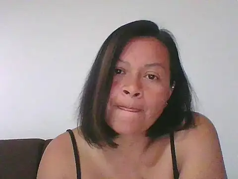 adri89-g online show from 10.21.25