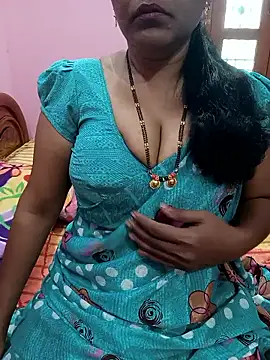 Snapshot of KannadaTamilTeluguBeauty chatting on 06.15.26 KannadaTamilTeluguBeauty online show from 06.15.26