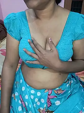 Snapshot of KannadaTamilTeluguBeauty chatting on 06.15.26 KannadaTamilTeluguBeauty online show from 06.15.26