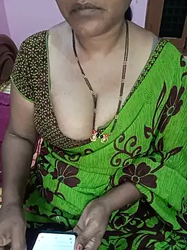 Snapshot of KannadaTamilTeluguBeauty chatting on 06.19.26 KannadaTamilTeluguBeauty online show from 06.19.26