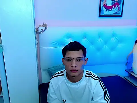 Snapshot of EL_VENEZOLANO_22CM chatting on 09.19.25 EL VENEZOLANO 22CM online show from 09.19.25