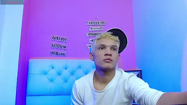 Snapshot of EL_VENEZOLANO_22CM chatting on 10.07.25 EL VENEZOLANO 22CM online show from 10.07.25