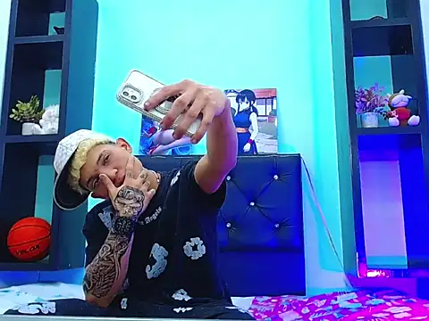 EL VENEZOLANO 22CM online show from 11.23.25