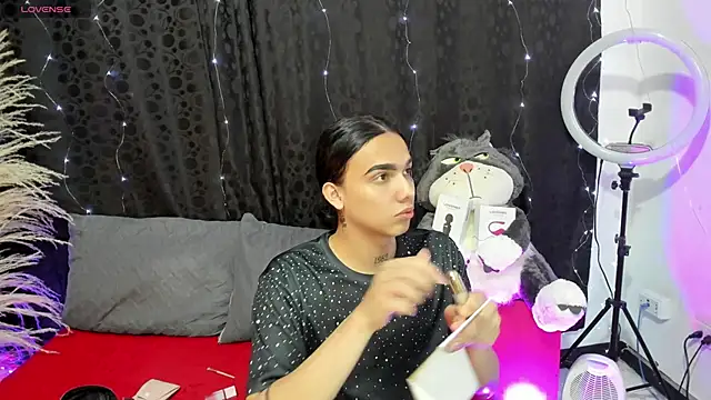 Snapshot of Almaazz chatting on 05.11.26 Almaazz online show from 05.11.26