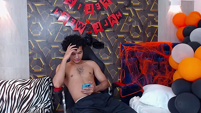 Snapshot of fire_drako_ chatting on 10.25.25 fire drako online show from 10.25.25