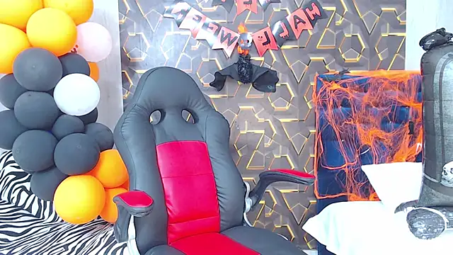 Snapshot of fire_drako_ chatting on 10.27.25 fire drako online show from 10.27.25